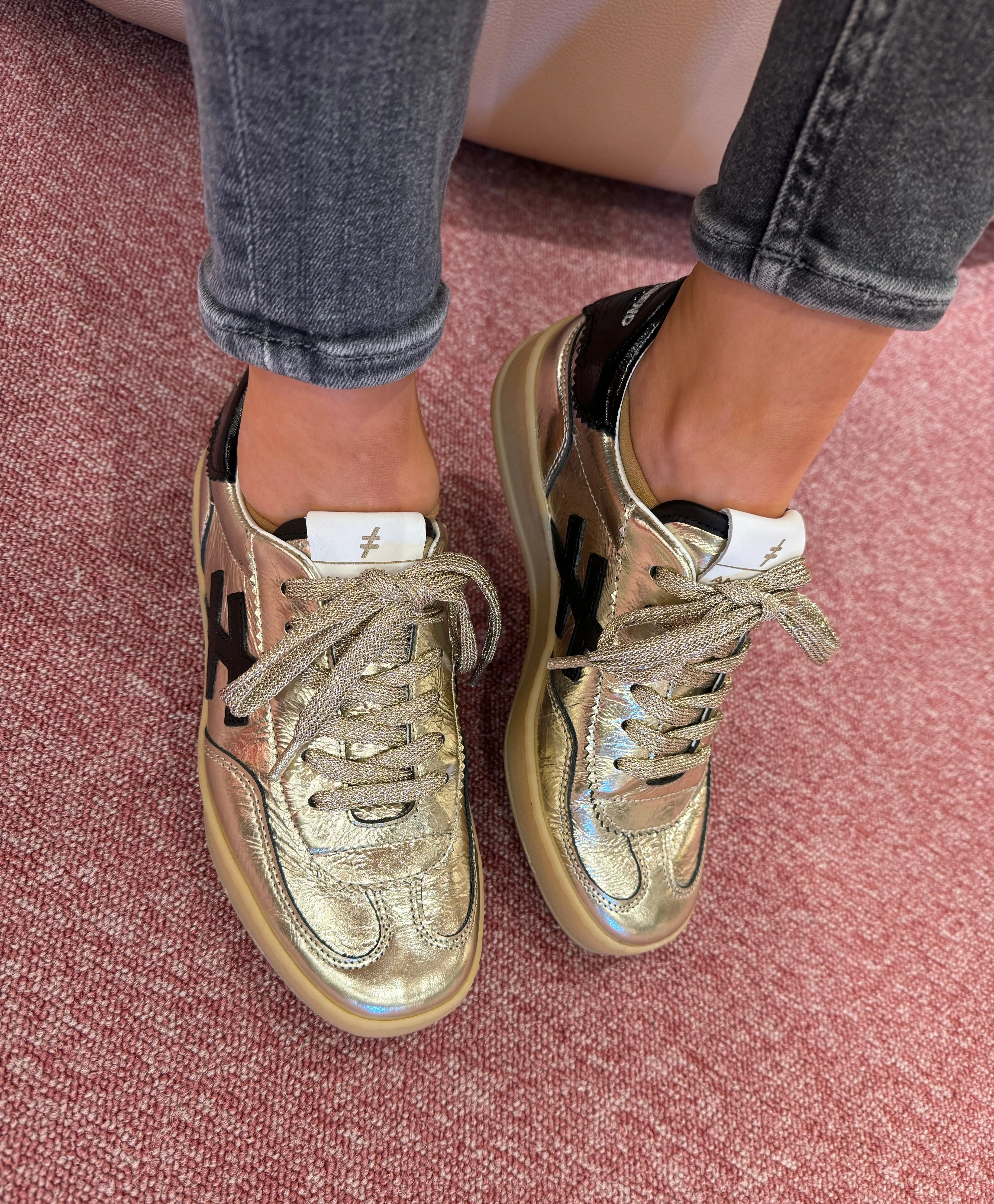 Another Trend (SS25) Metallic Lace Up Gum Sole Trainer A032M343 - Platino (A19)