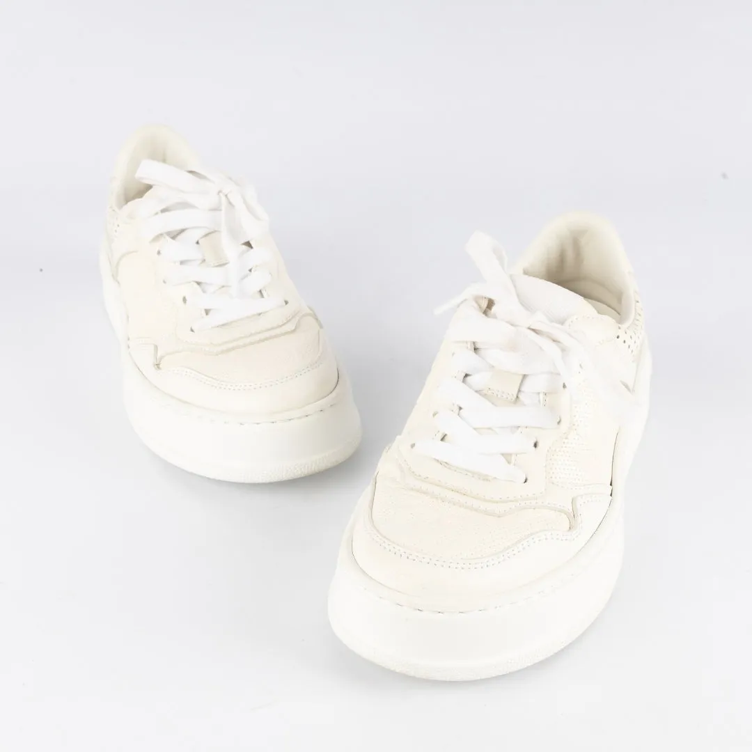 Gucci White Leather GG Low Top Sneakers