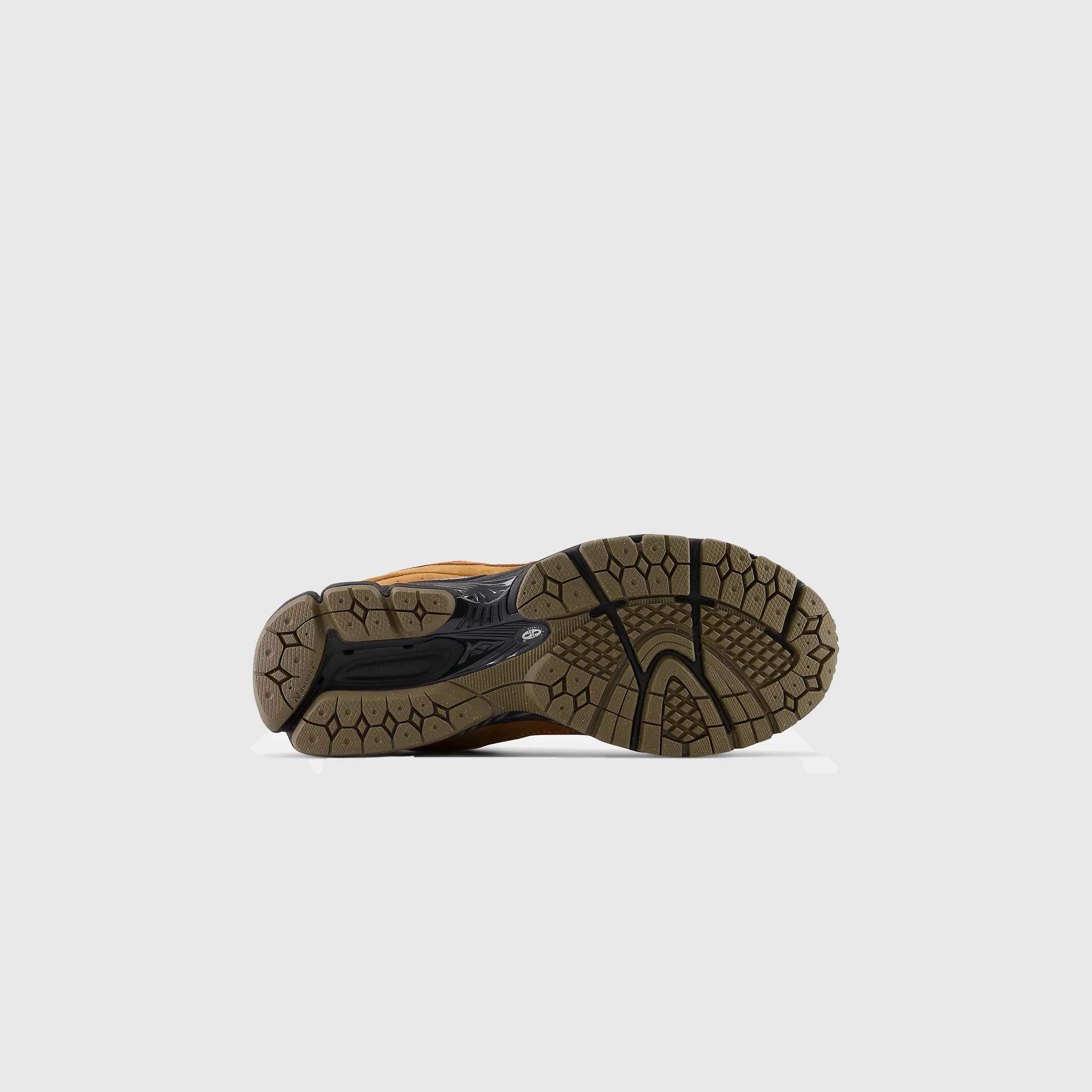 New Balance 2002R - Tobacco / Black / Season Neutrals