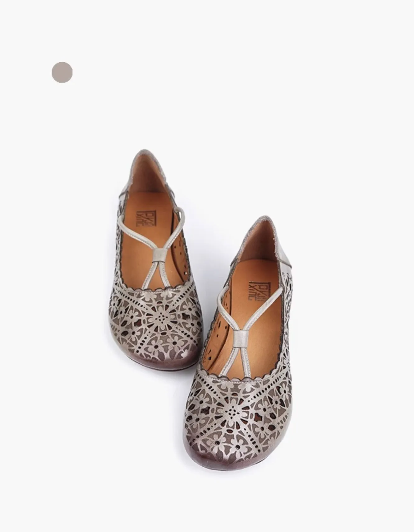 Real Leather Hand-carved Hollow Retro Flat Shoes