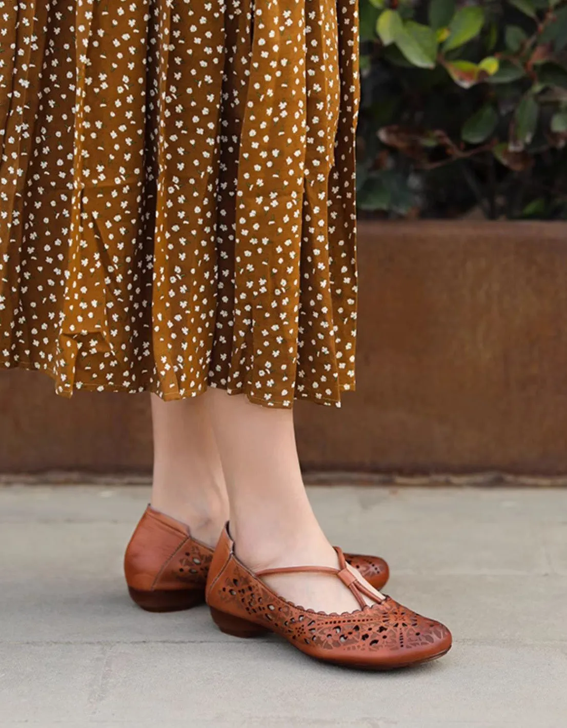 Real Leather Hand-carved Hollow Retro Flat Shoes