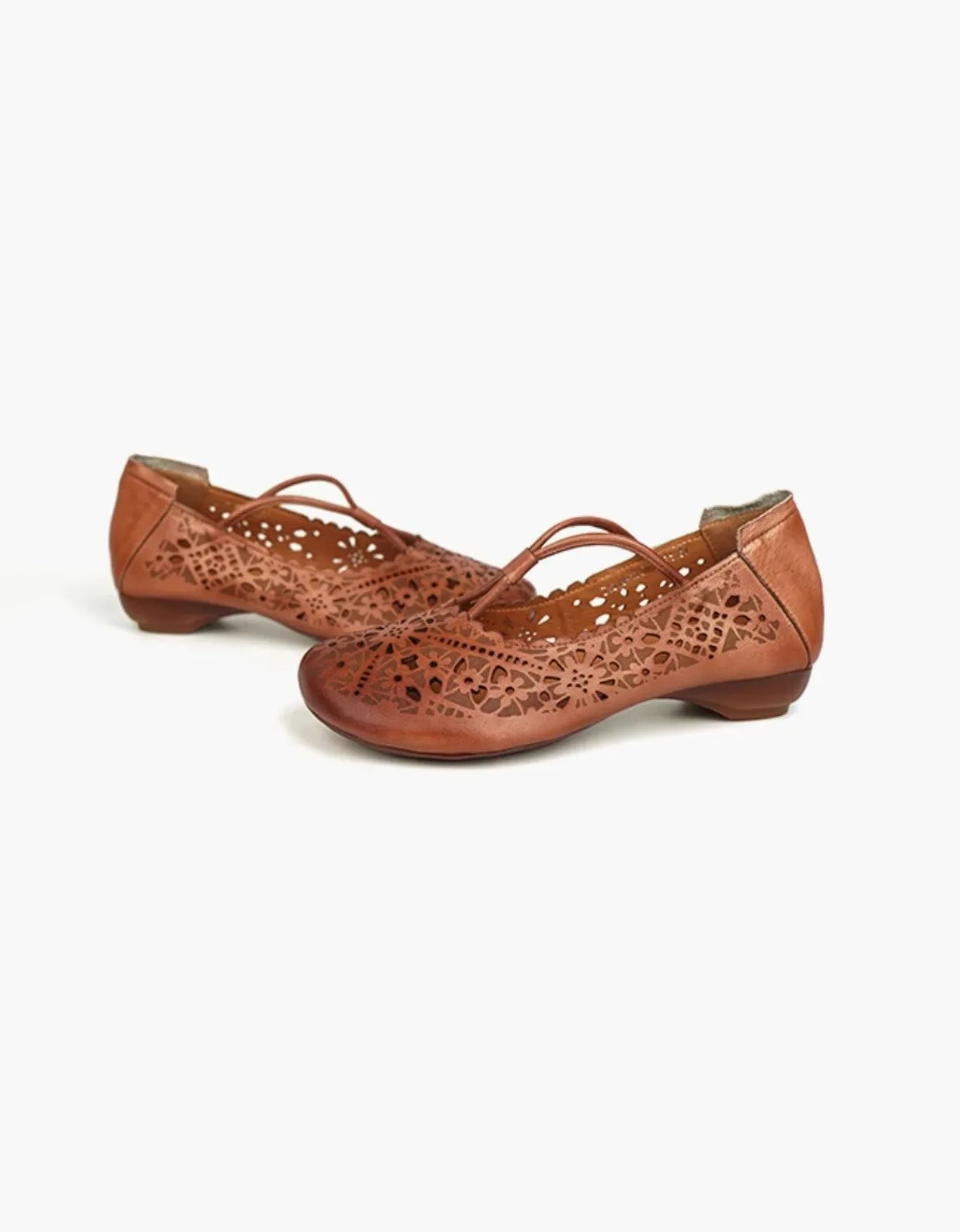 Real Leather Hand-carved Hollow Retro Flat Shoes