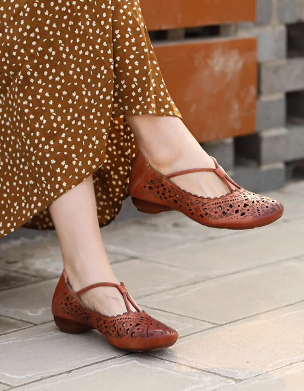 Real Leather Hand-carved Hollow Retro Flat Shoes