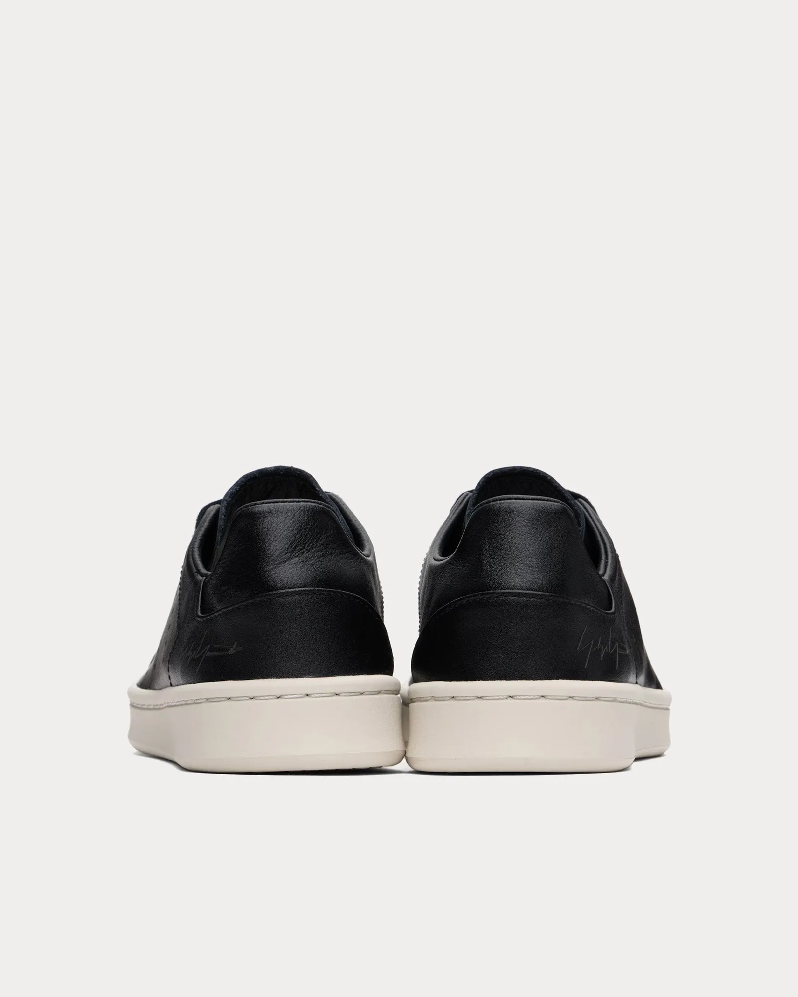 Stan Smith Leather Talc / Talc / Black Low Top Sneakers
