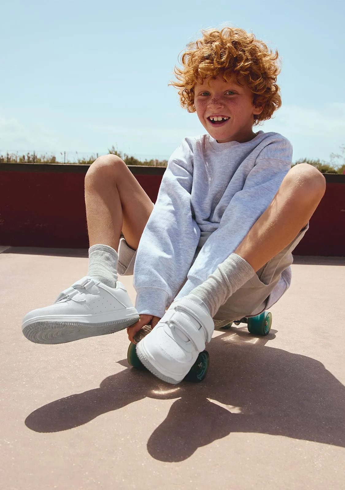 Unisex White / Grey Trainers
