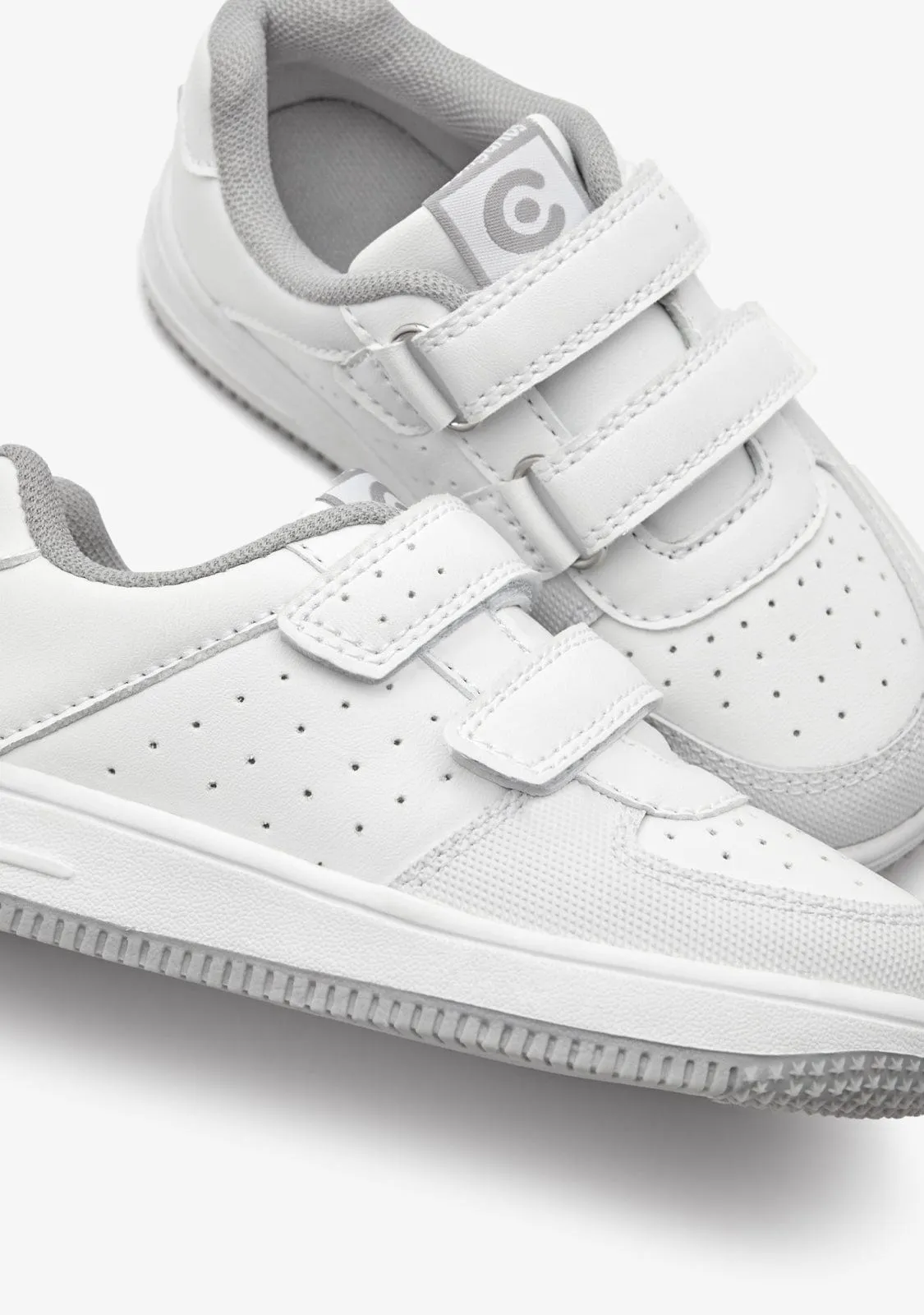 Unisex White / Grey Trainers
