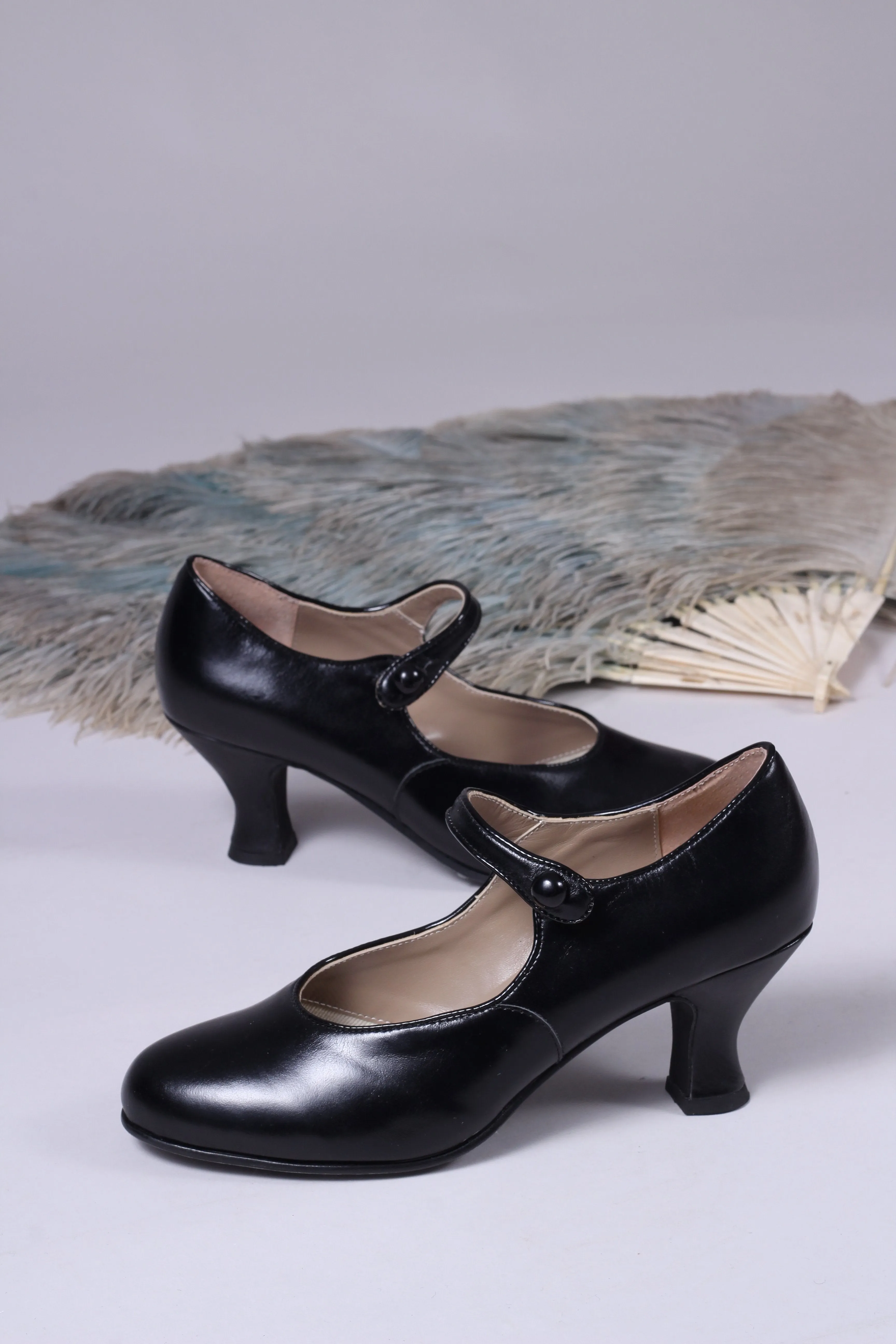 Vintage inspired 20's Mary Jane pumps - Asta