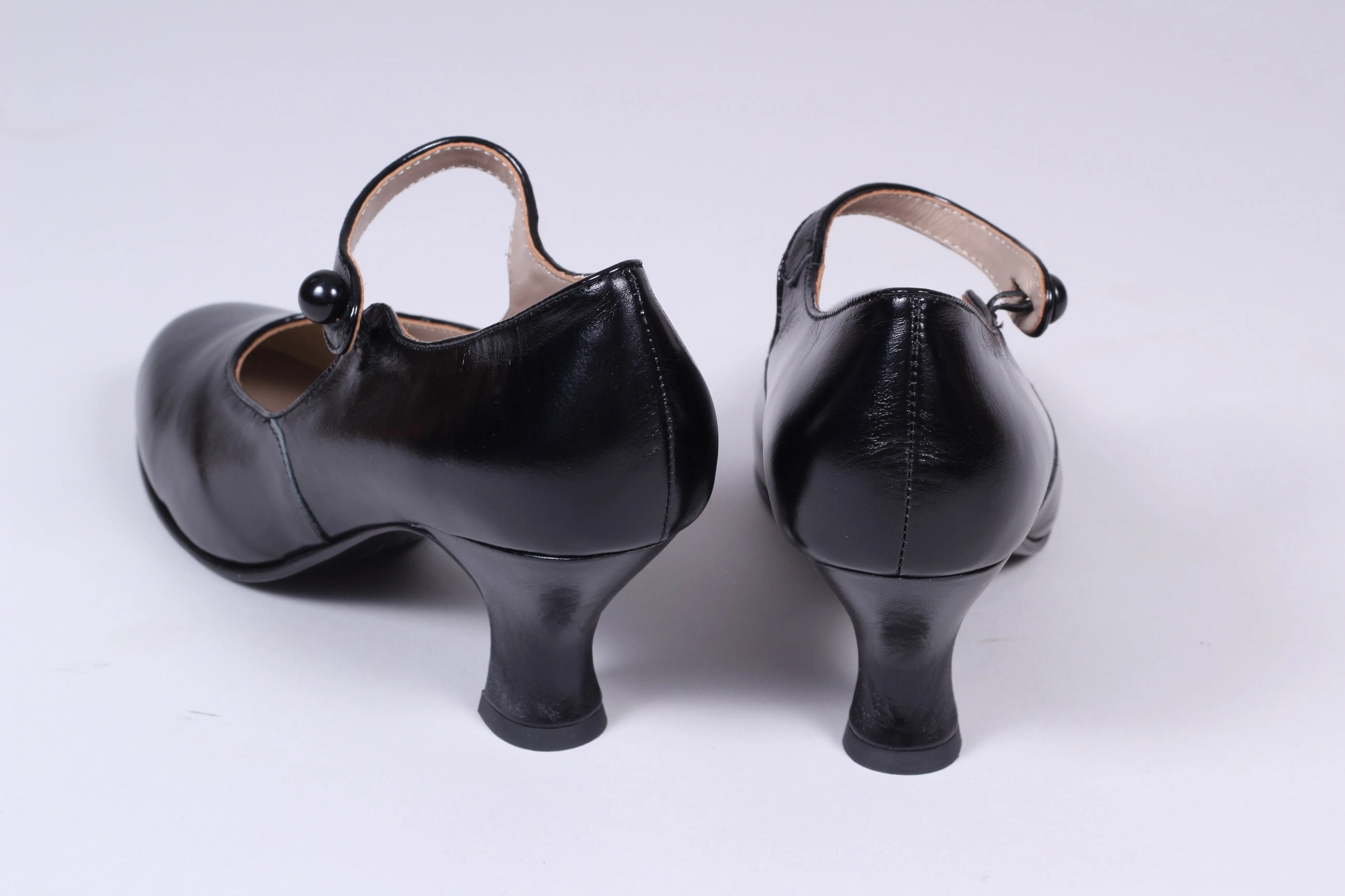 Vintage inspired 20's Mary Jane pumps - Asta